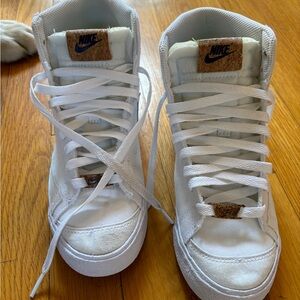 Women’s Nike Indigo 77 Blazers size 6